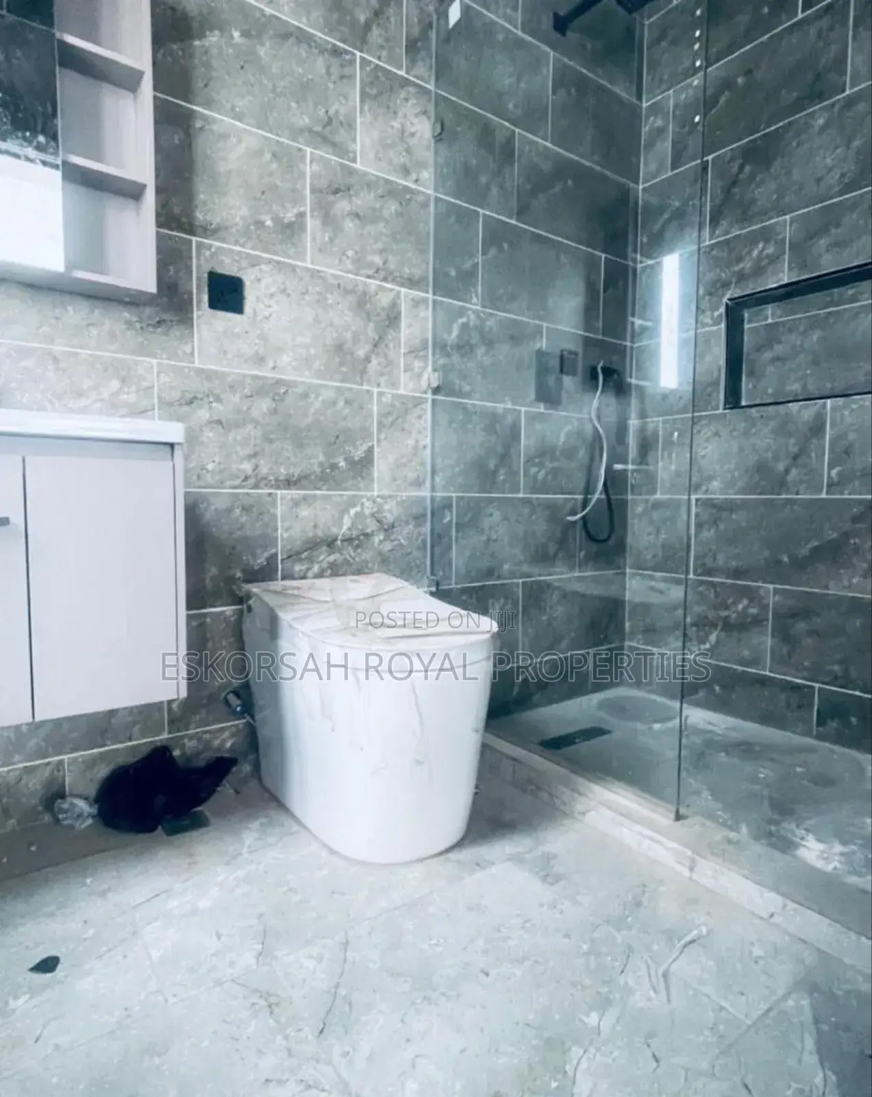 3bdrm House in Ashaley Botwe for rent