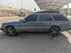 Mercedes-Benz 200E 1989 Gray