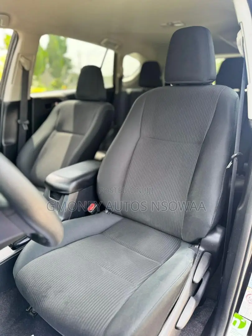 Toyota RAV4 LE 4dr SUV AWD (2.5L 4cyl 6A) 2018 Black