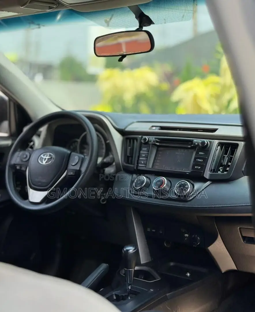 Toyota RAV4 LE 4dr SUV AWD (2.5L 4cyl 6A) 2018 Black