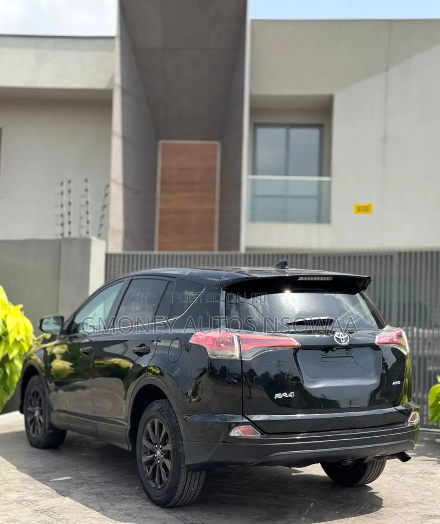 Toyota RAV4 LE 4dr SUV AWD (2.5L 4cyl 6A) 2018 Black