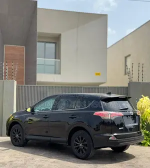 Toyota RAV4 LE 4dr SUV AWD (2.5L 4cyl 6A) 2018 Black
