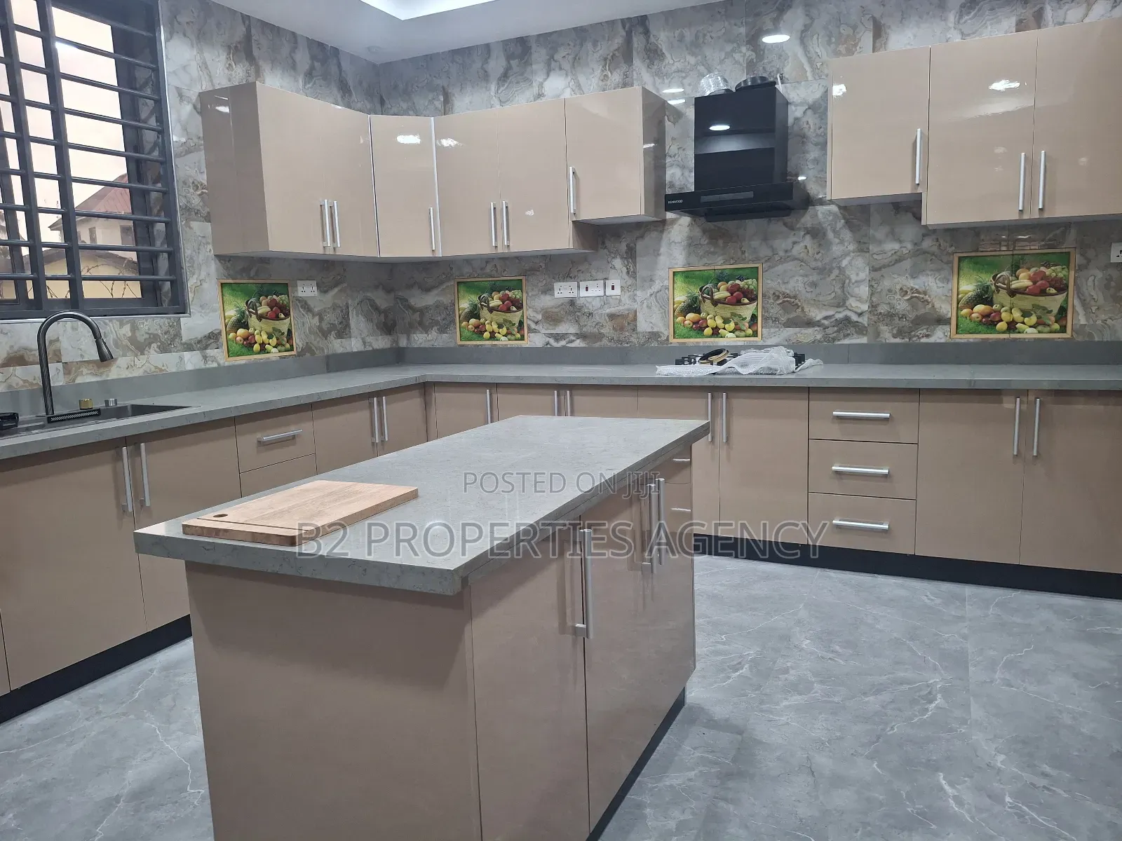 Furnished 5bdrm House in B2 Properties Agency, Kumasi Metropolitan