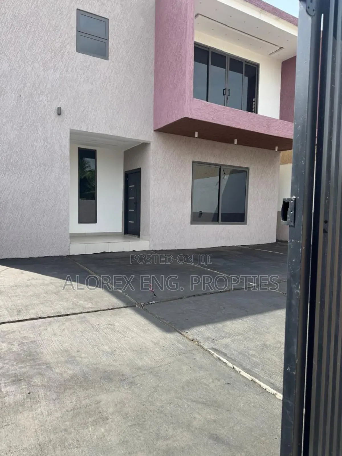 4bdrm Duplex in $150,000 Self, Ashaley Botwe for sale