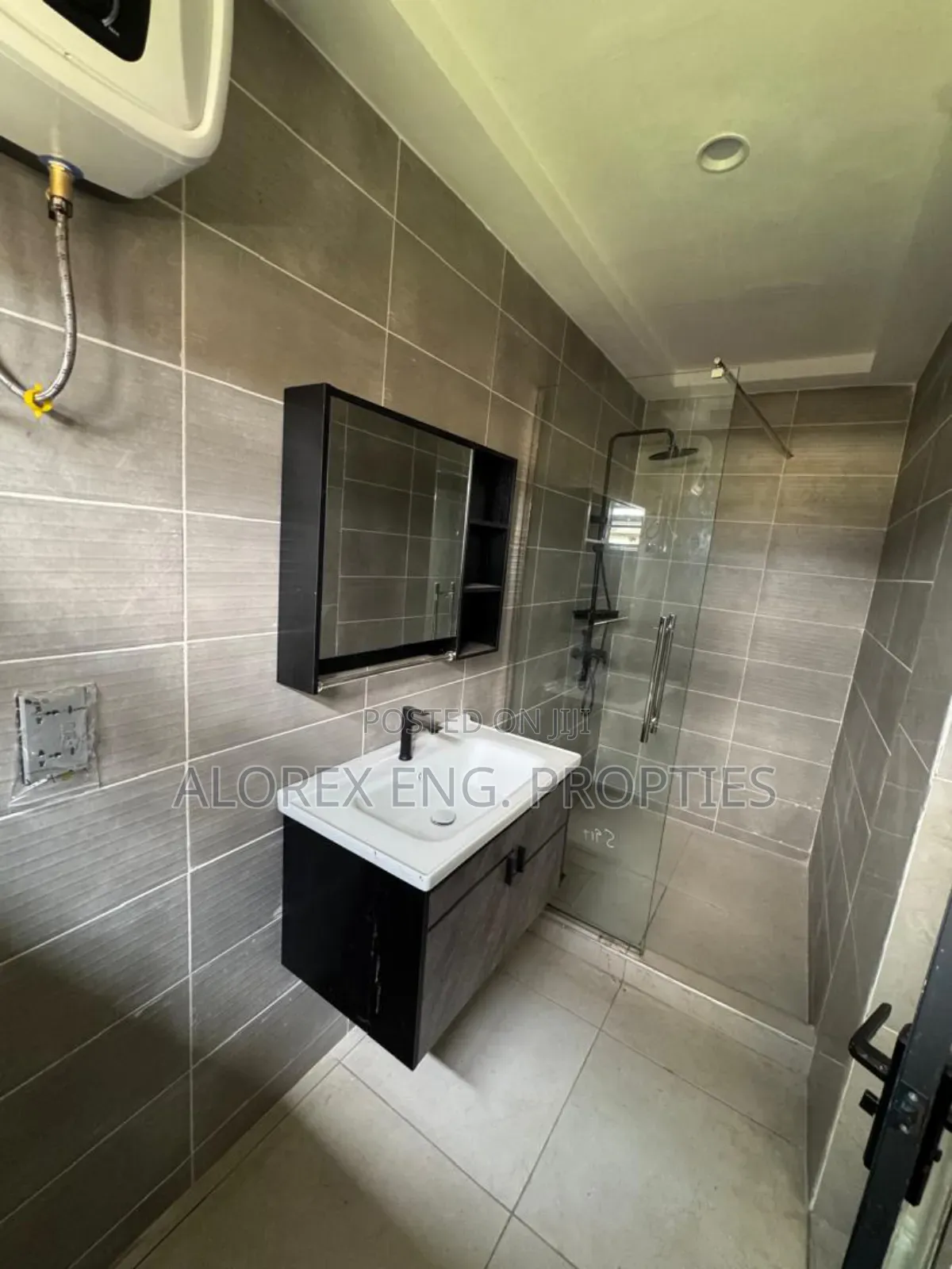 4bdrm Duplex in $150,000 Self, Ashaley Botwe for sale