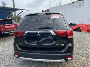 Mitsubishi Outlander SEL FWD 2018 Black