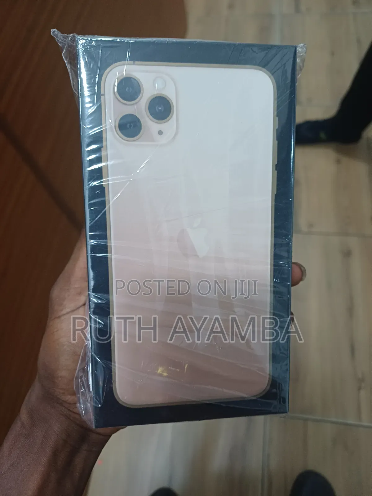 New Apple iPhone 11 Pro Max 256 GB Gold
