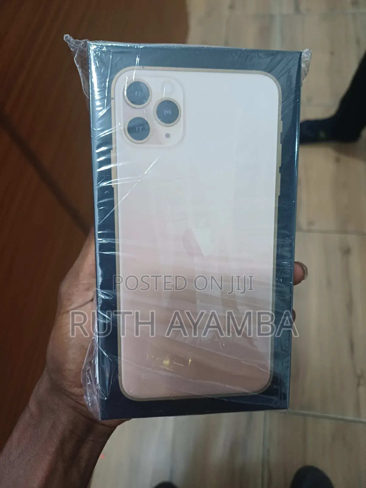New Apple iPhone 11 Pro Max 256 GB Gold