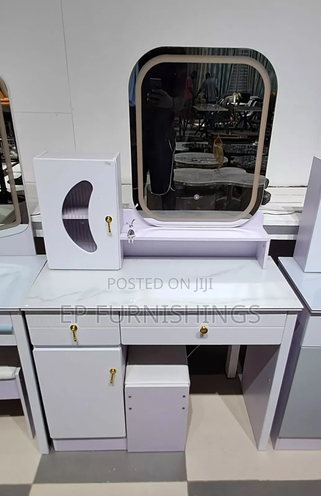 Led Dresser