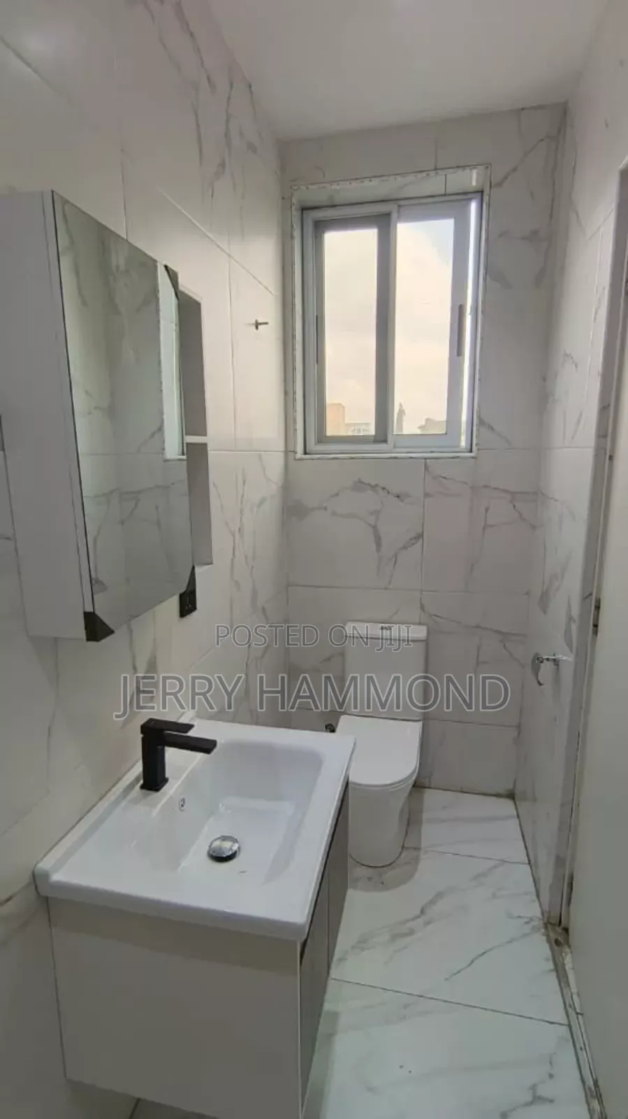 2bdrm Apartment in Bushroad Around , New Town for rent