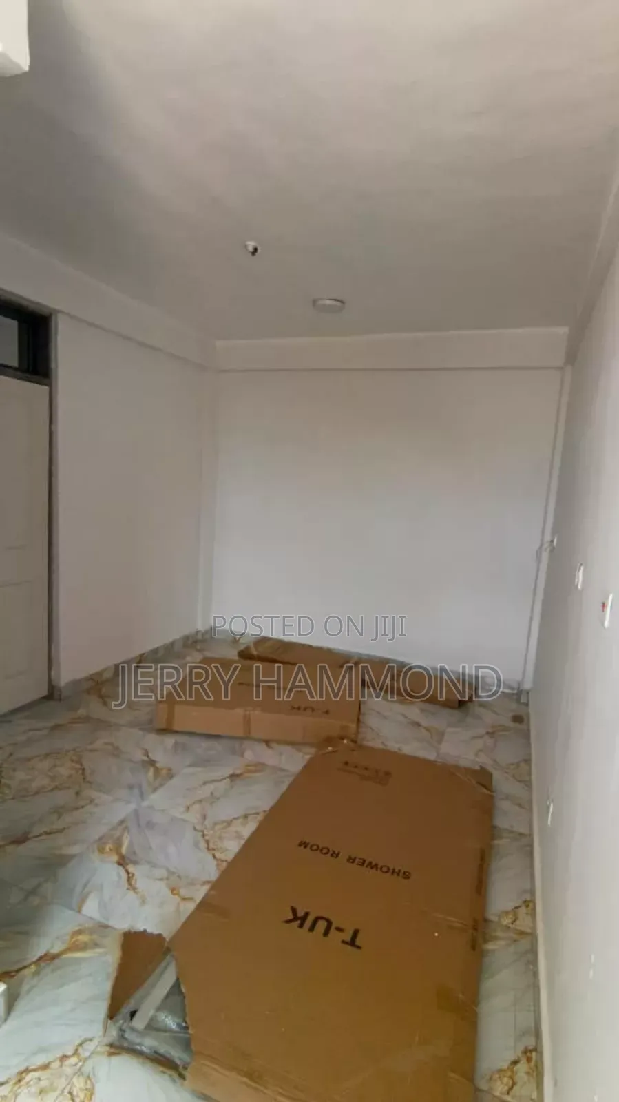 2bdrm Apartment in Bushroad Around , New Town for rent