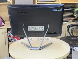 Desktop Computer Lenovo 8GB Intel Core I3 SSD 1T