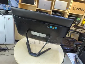 Desktop Computer Lenovo 8GB Intel Core I5 SSHD (Hybrid) 500GB