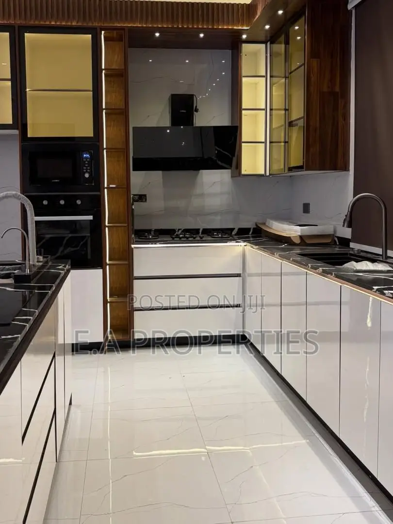 4bdrm House in E A Properties, American House for sale