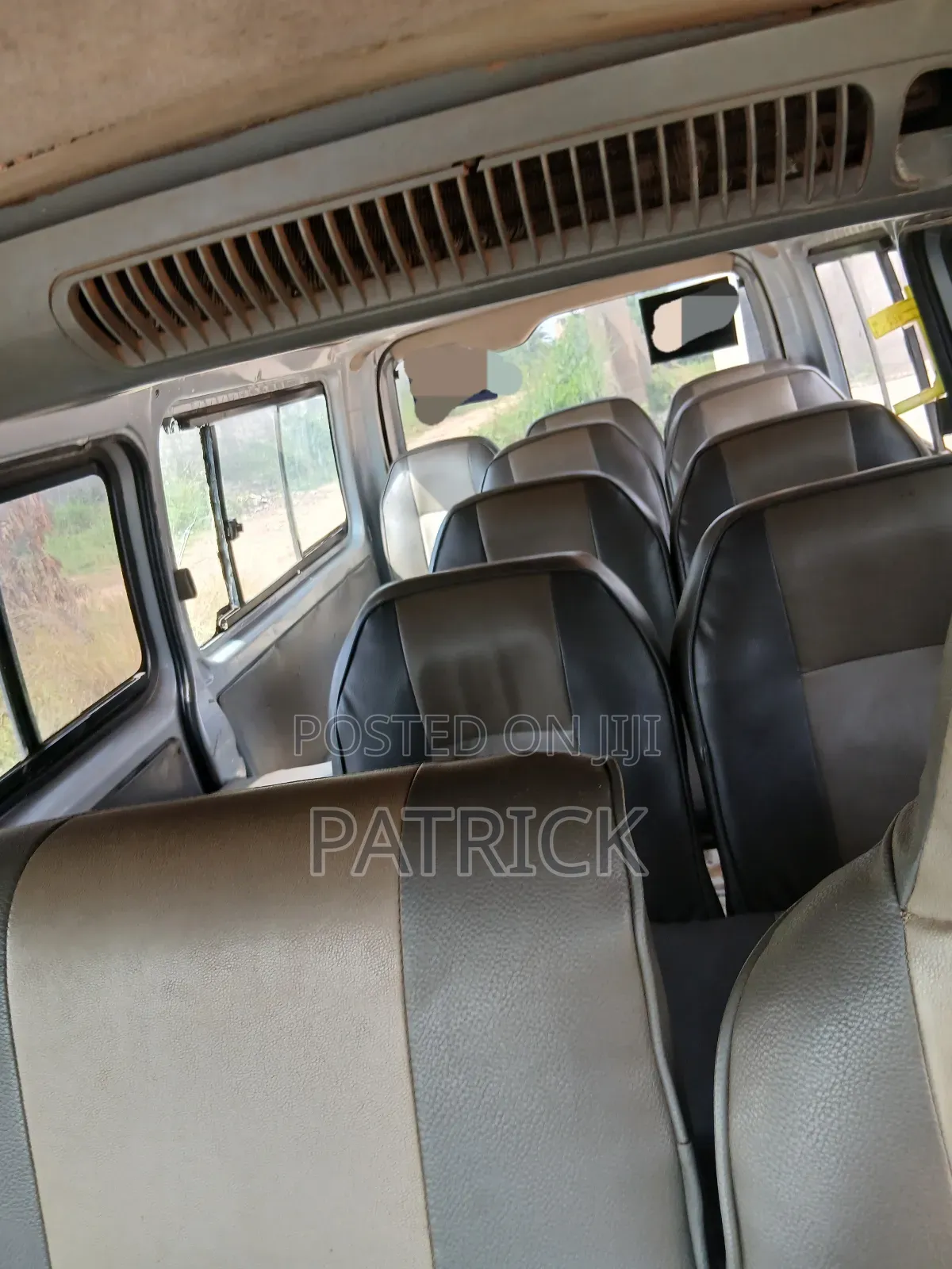 Toyota HiAce 2010 Silver