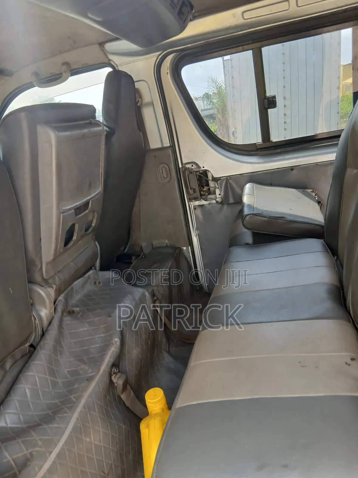 Toyota HiAce 2010 Silver