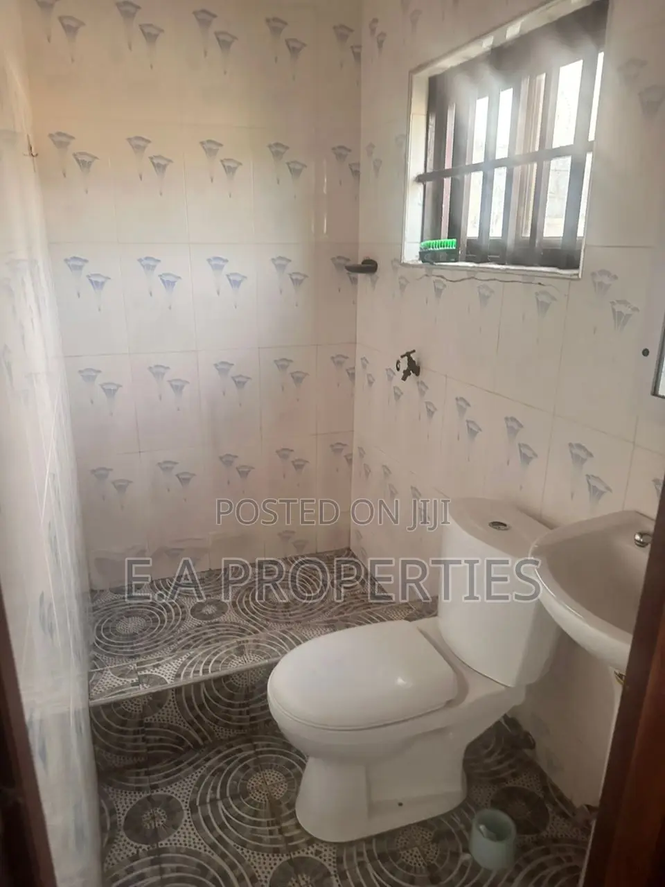 5bdrm House in E A Properties, Christian Village for sale