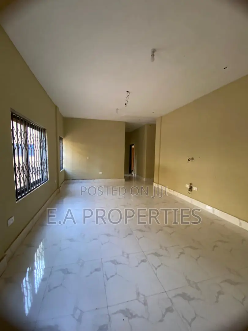 5bdrm House in E A Properties, North Legon for sale