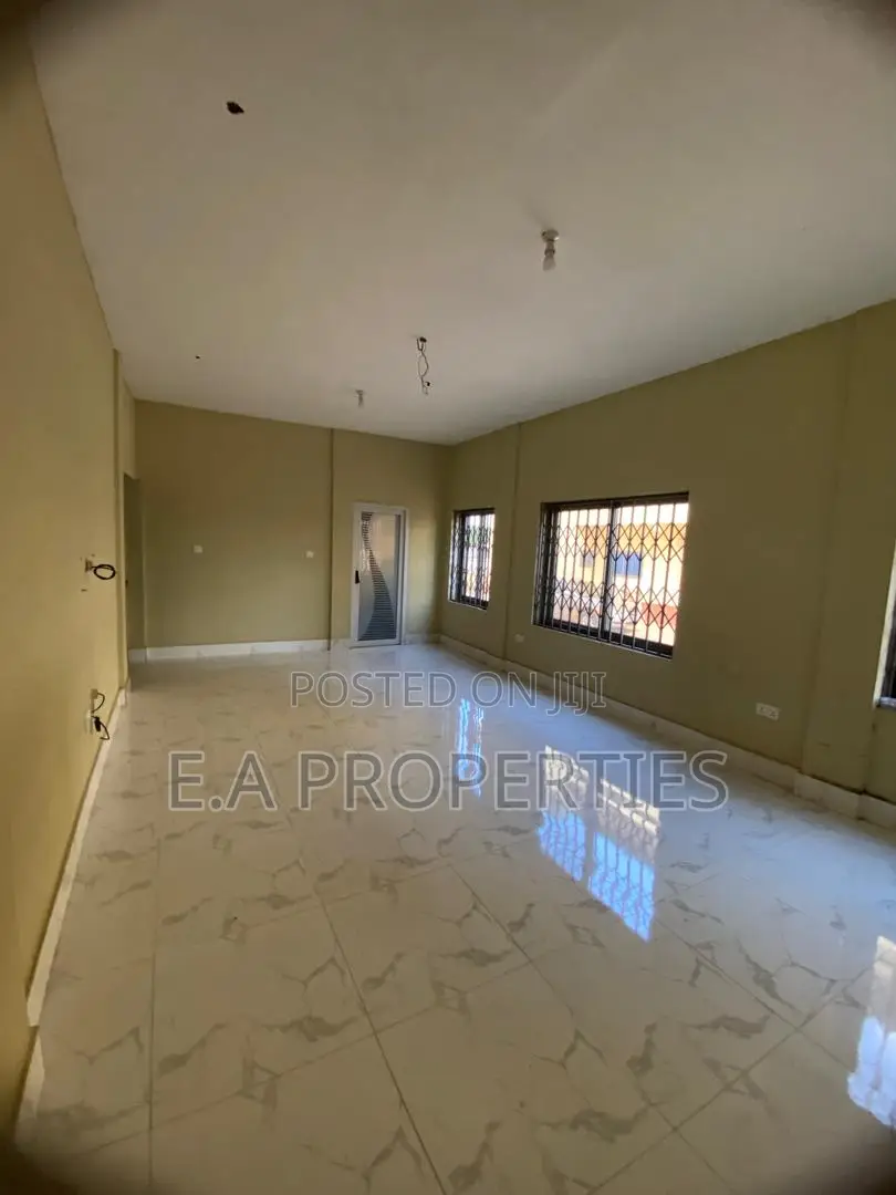 5bdrm House in E A Properties, North Legon for sale