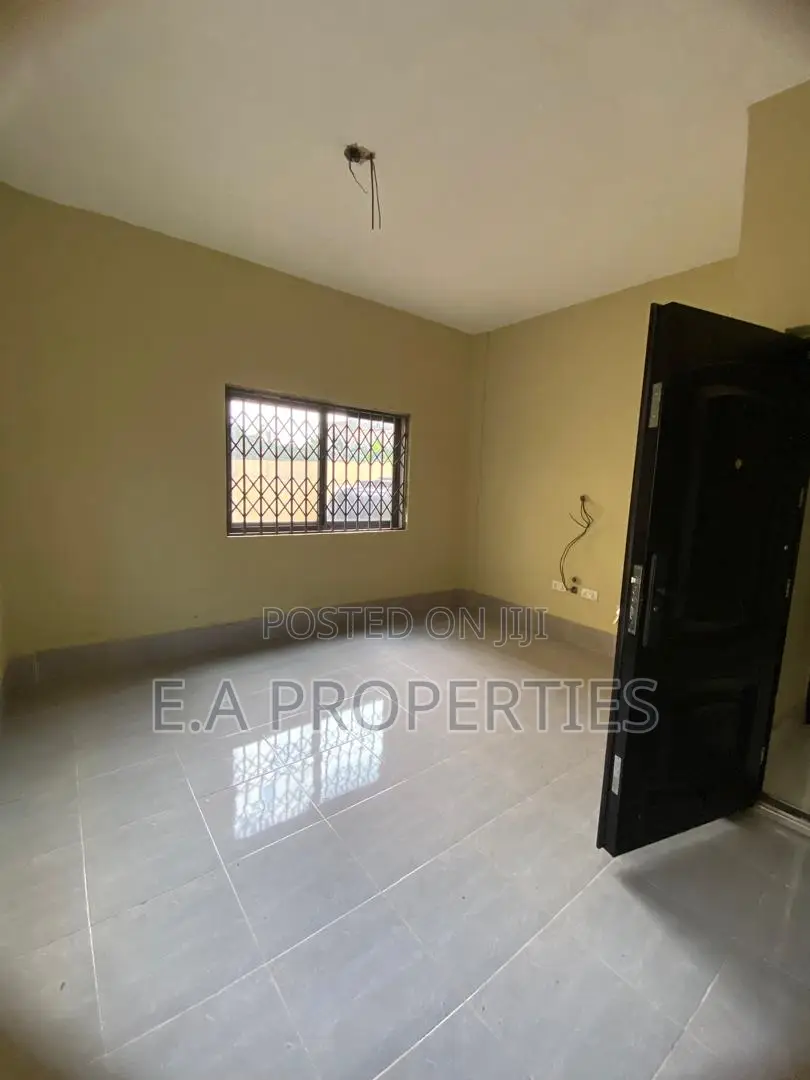 5bdrm House in E A Properties, North Legon for sale