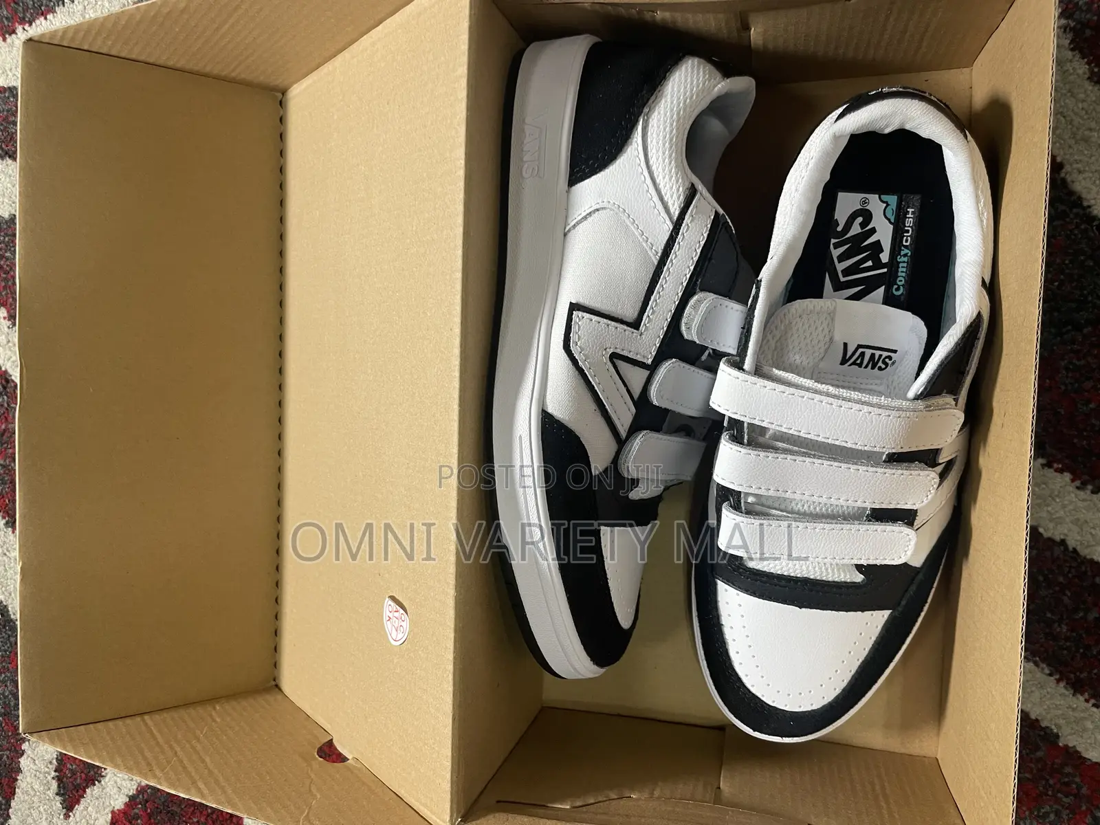 Vans Lowland Cc v Strap Sneakers - Black White