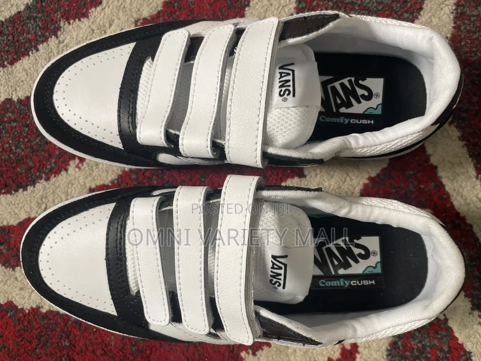 Vans Lowland Cc v Strap Sneakers - Black White
