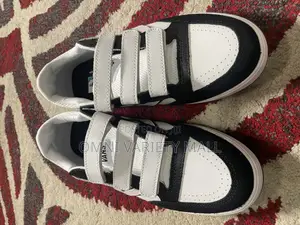 Vans Lowland Cc v Strap Sneakers - Black White