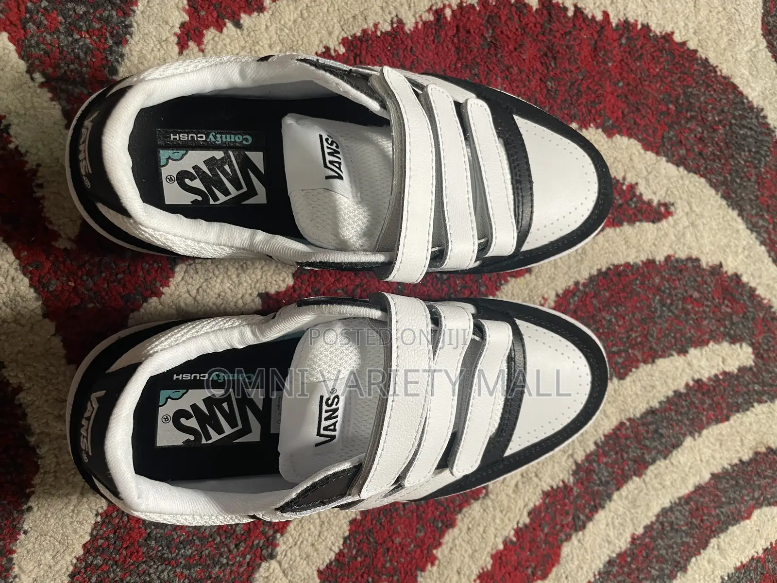 Vans Lowland Cc v Strap Sneakers - Black White