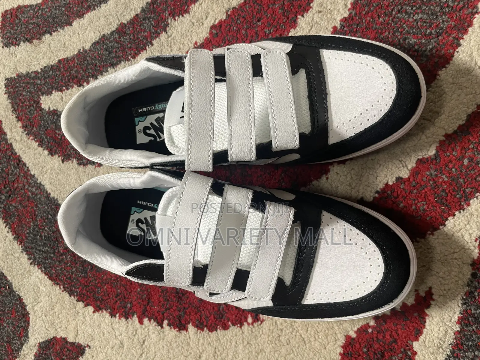 Vans Lowland Cc v Strap Sneakers - Black White