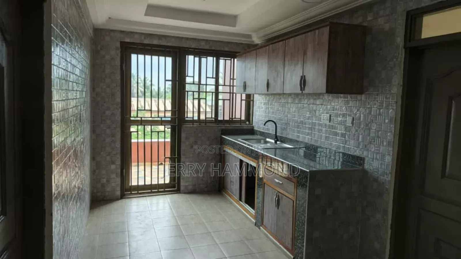 3bdrm Apartment in Penny Airport , New Town for rent