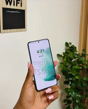 New Samsung Galaxy S22 5G 128 GB Green