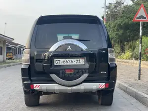 Mitsubishi Pajero 3.8 V6 GLS/GLX 2012 Black