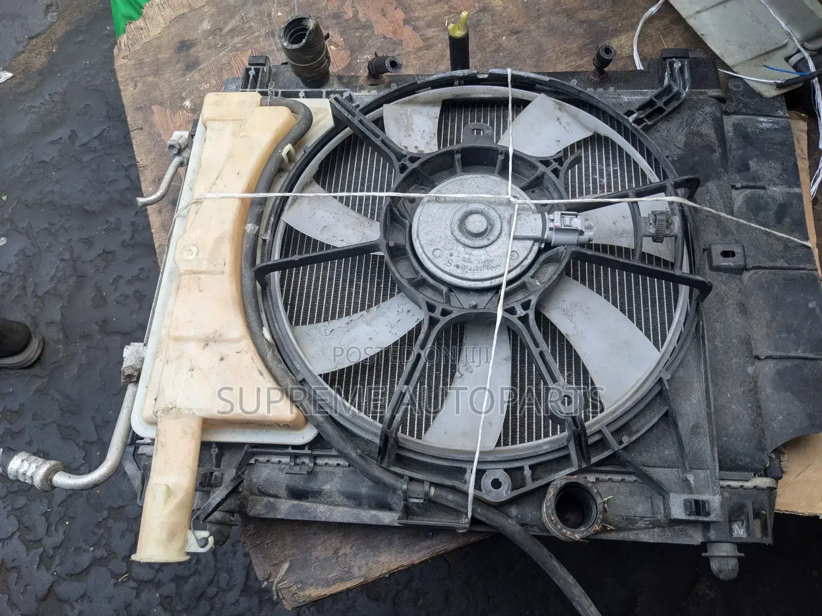 Toyota Yaris 2007,2008,2009,2010 Radiator Tank Complete