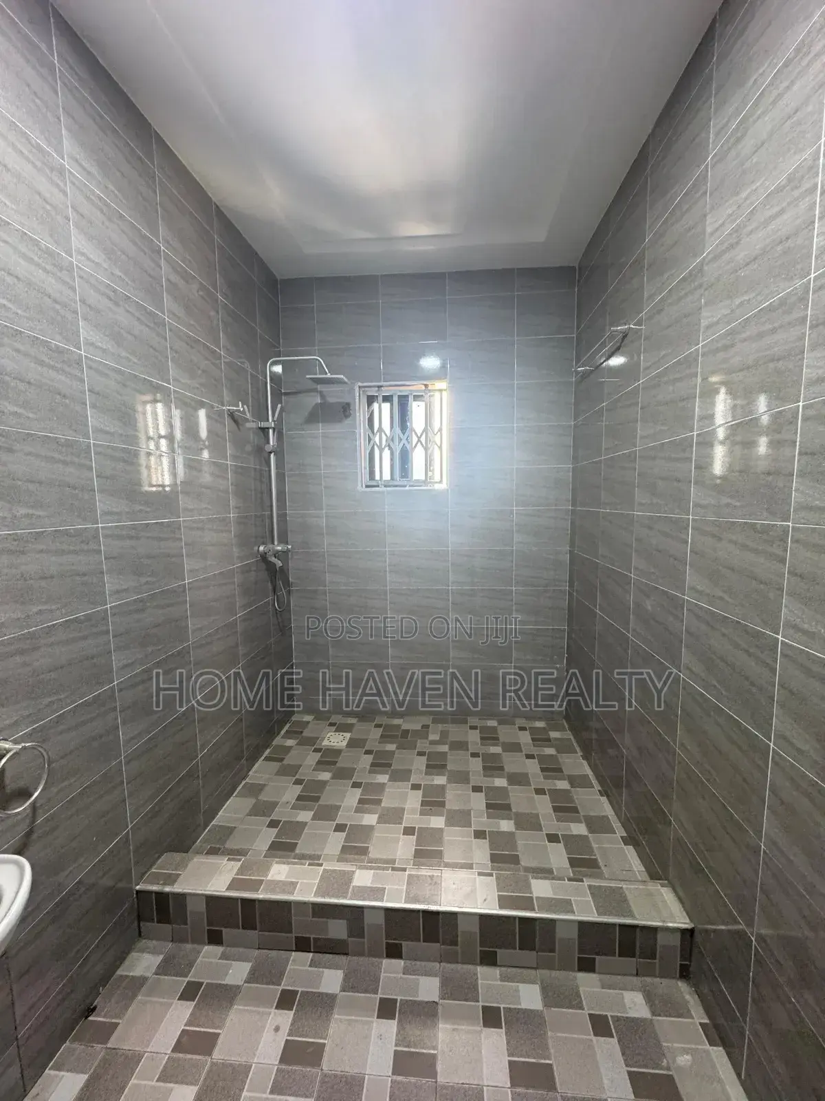 3bdrm House in 7 Days, Sowutwuom for sale