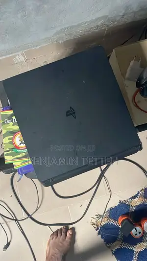 Play Station 4