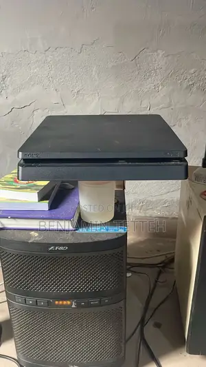 Play Station 4