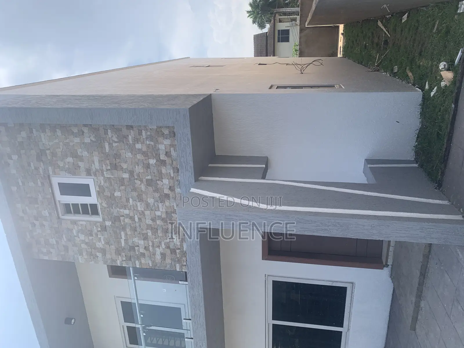 3bdrm House in Palace Mall Area, East Legon for sale