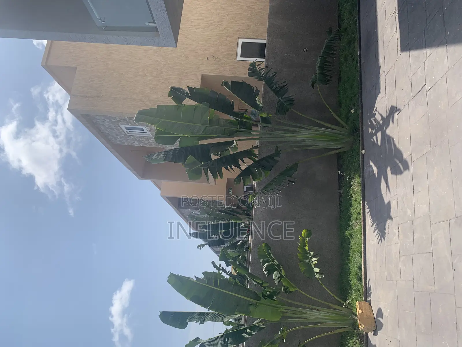 3bdrm House in Palace Mall Area, East Legon for sale