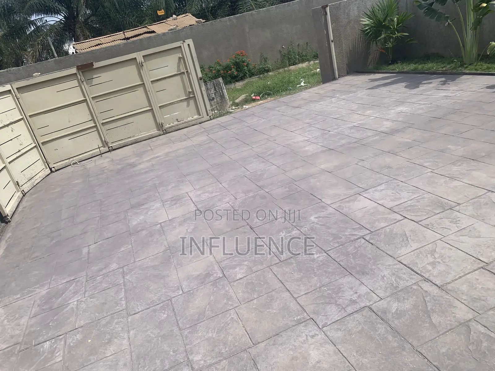 3bdrm House in Palace Mall Area, East Legon for sale