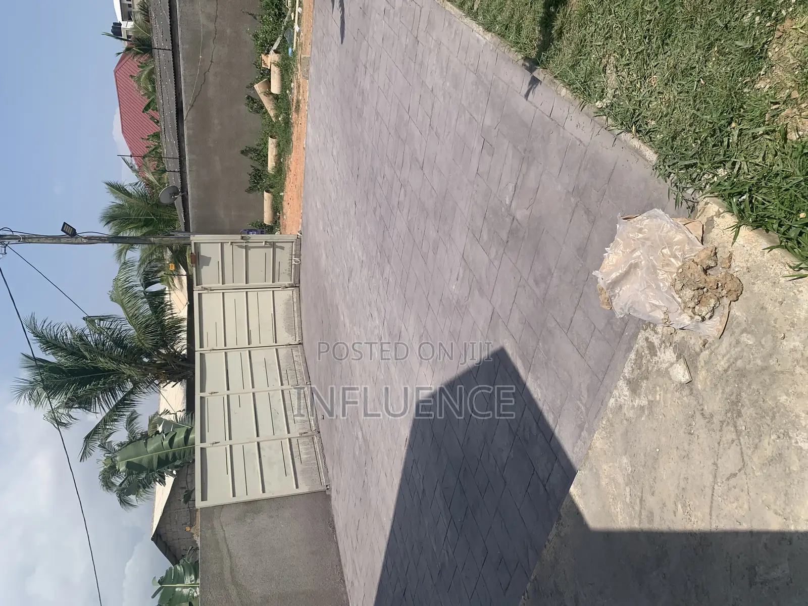 3bdrm House in Palace Mall Area, East Legon for sale