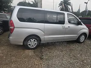 Hyundai Starex 2015 Silver