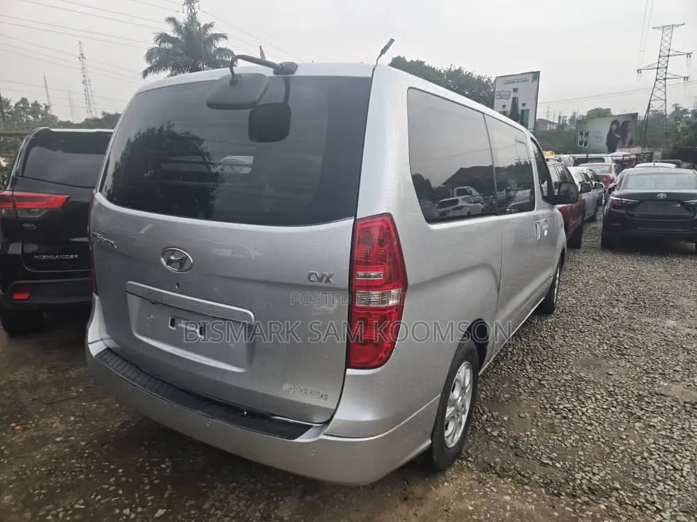 Hyundai Starex 2015 Silver