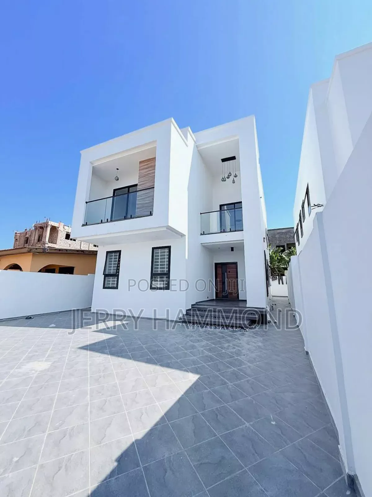 4bdrm House in The  Heart  Of for sale