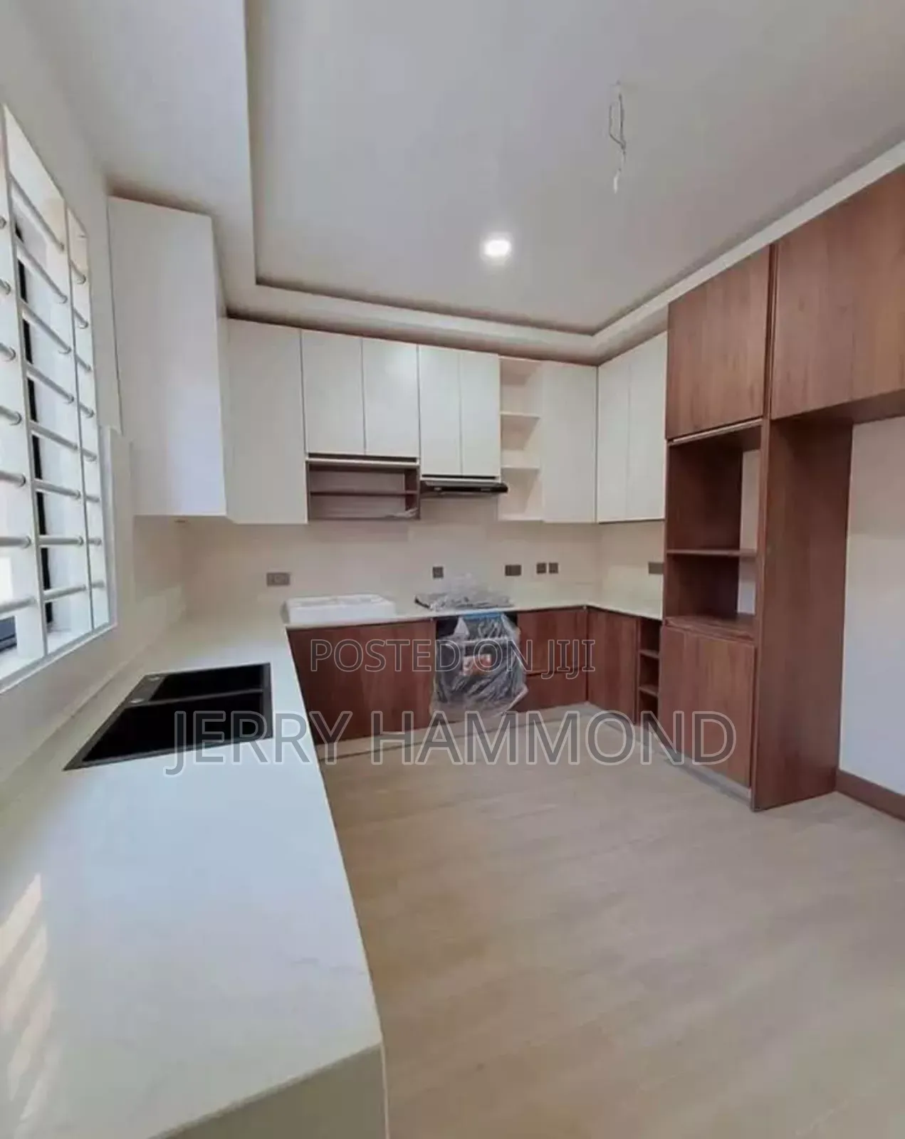 4bdrm House in The  Heart  Of for sale