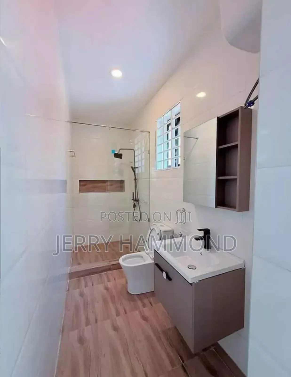 4bdrm House in The  Heart  Of for sale