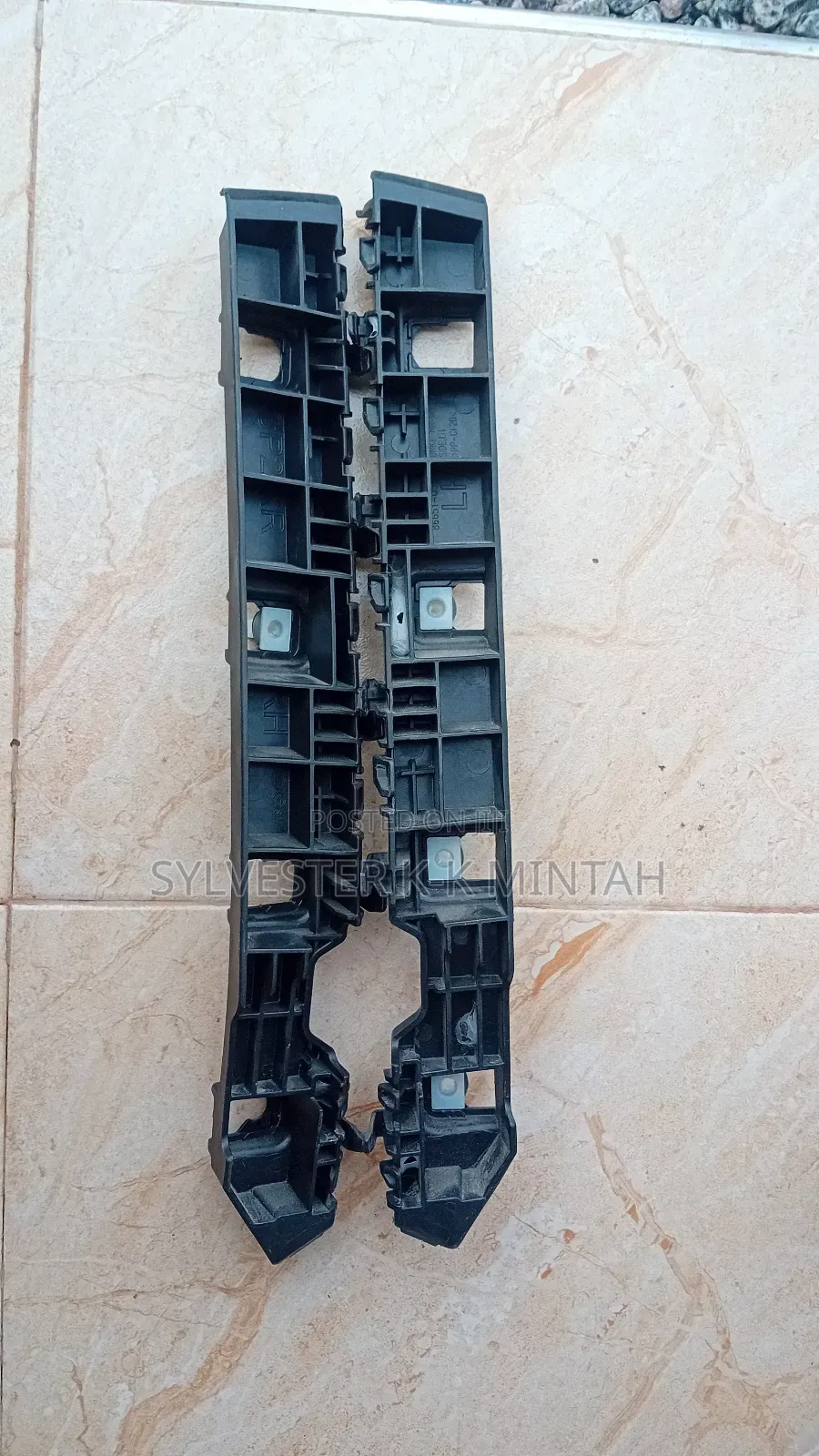 Kia Seltos 21 Bumper Lockers (Back)