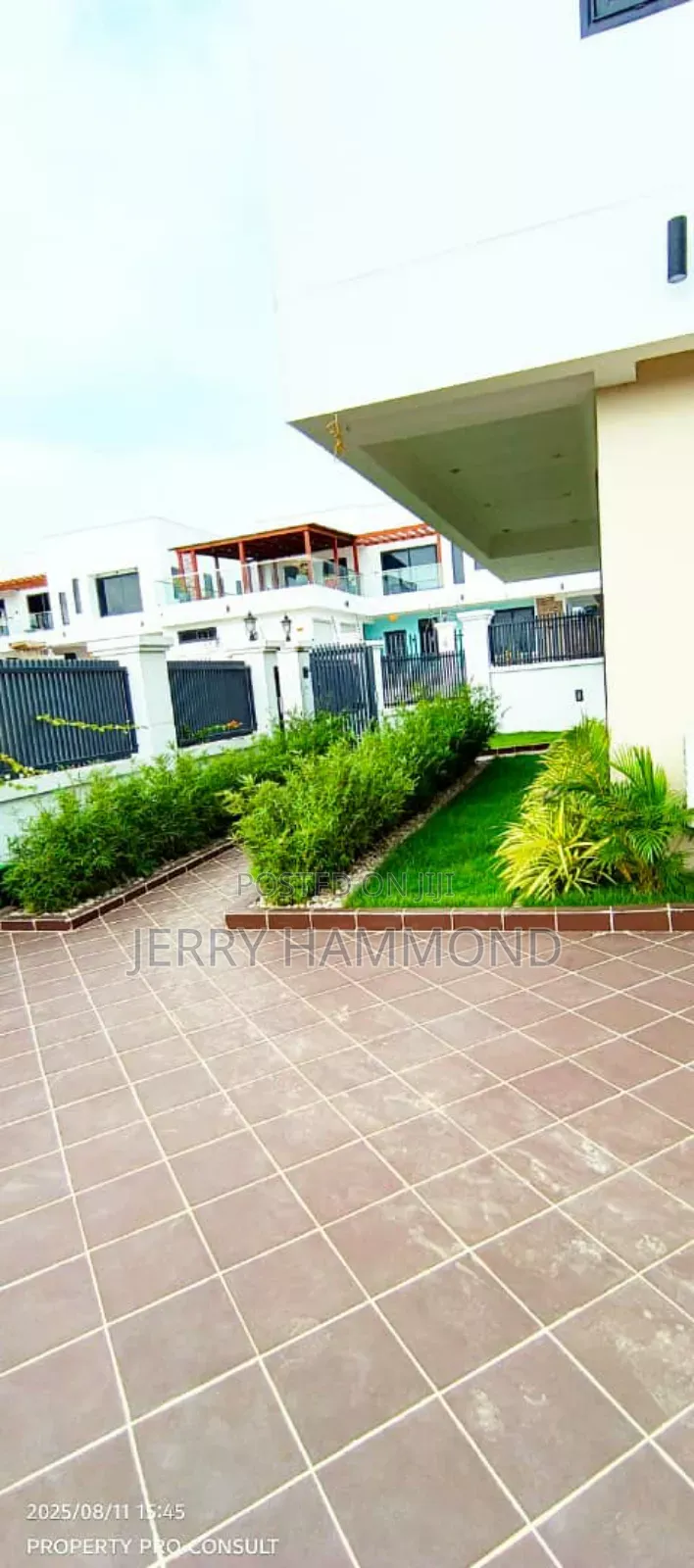 Furnished 4bdrm House in Sakumono The Oyster for sale