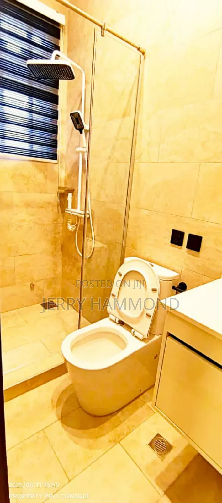Furnished 4bdrm House in Sakumono The Oyster for sale