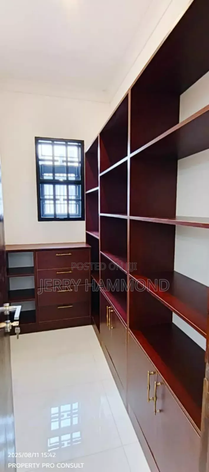 Furnished 4bdrm House in Sakumono The Oyster for sale