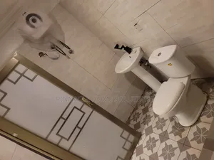 2bdrm Apartment in West Hills Mall Area for rent